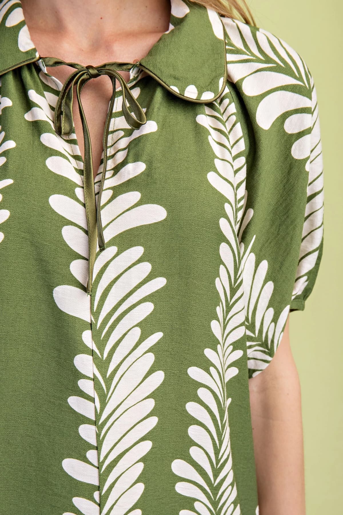 TE1141 - OLIVE / CREAM