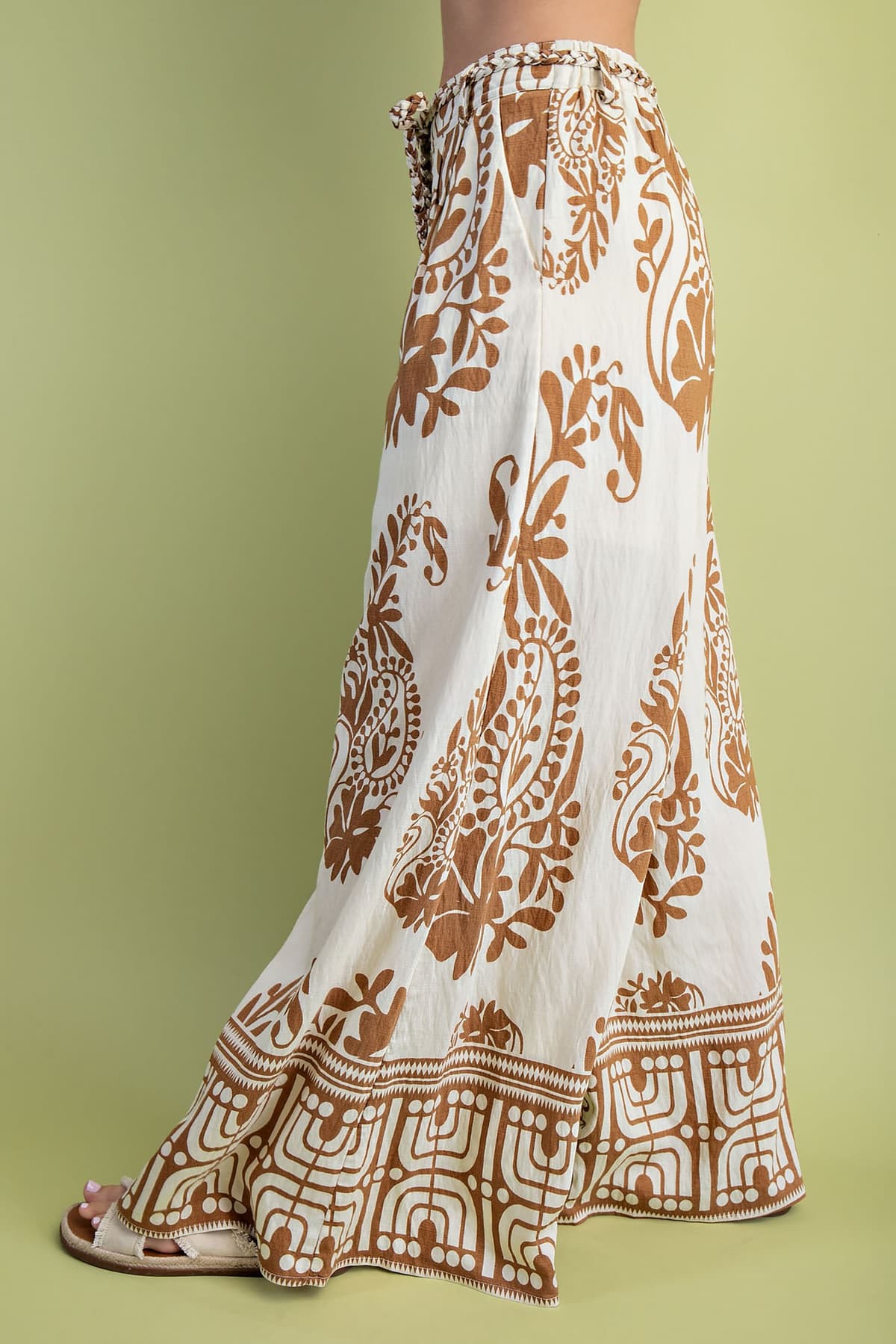 TE1214 - MOCHA / IVORY