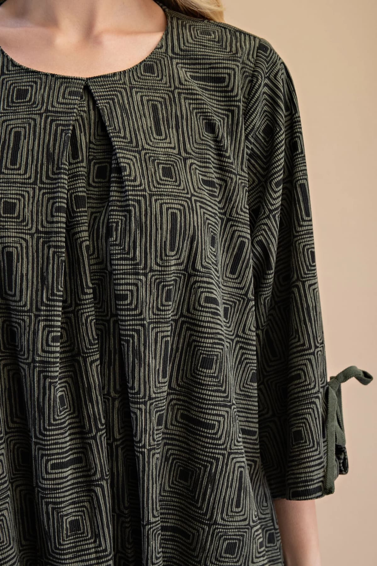 TE1391 - OLIVE / BLACK