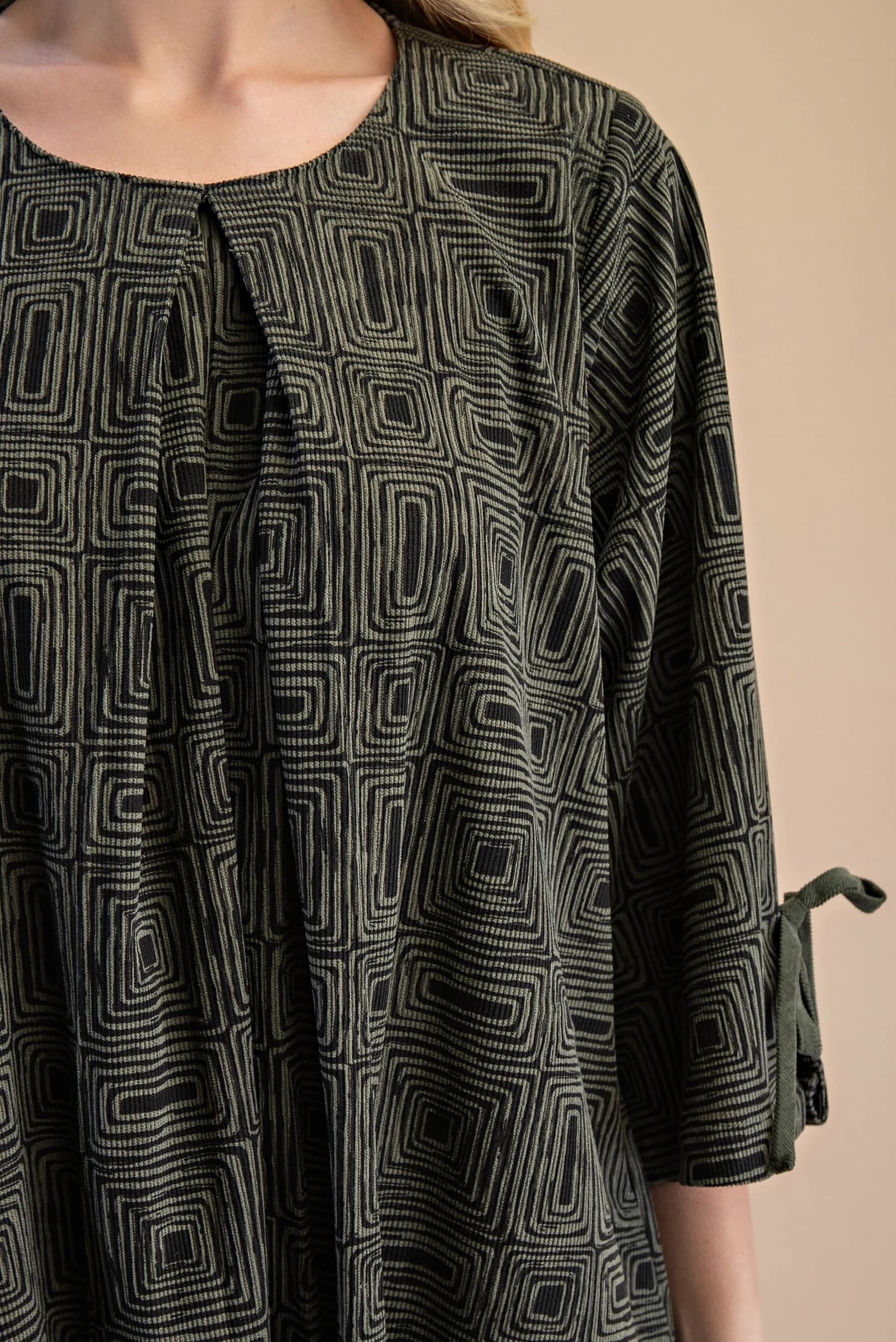 TE1391 - OLIVE / BLACK