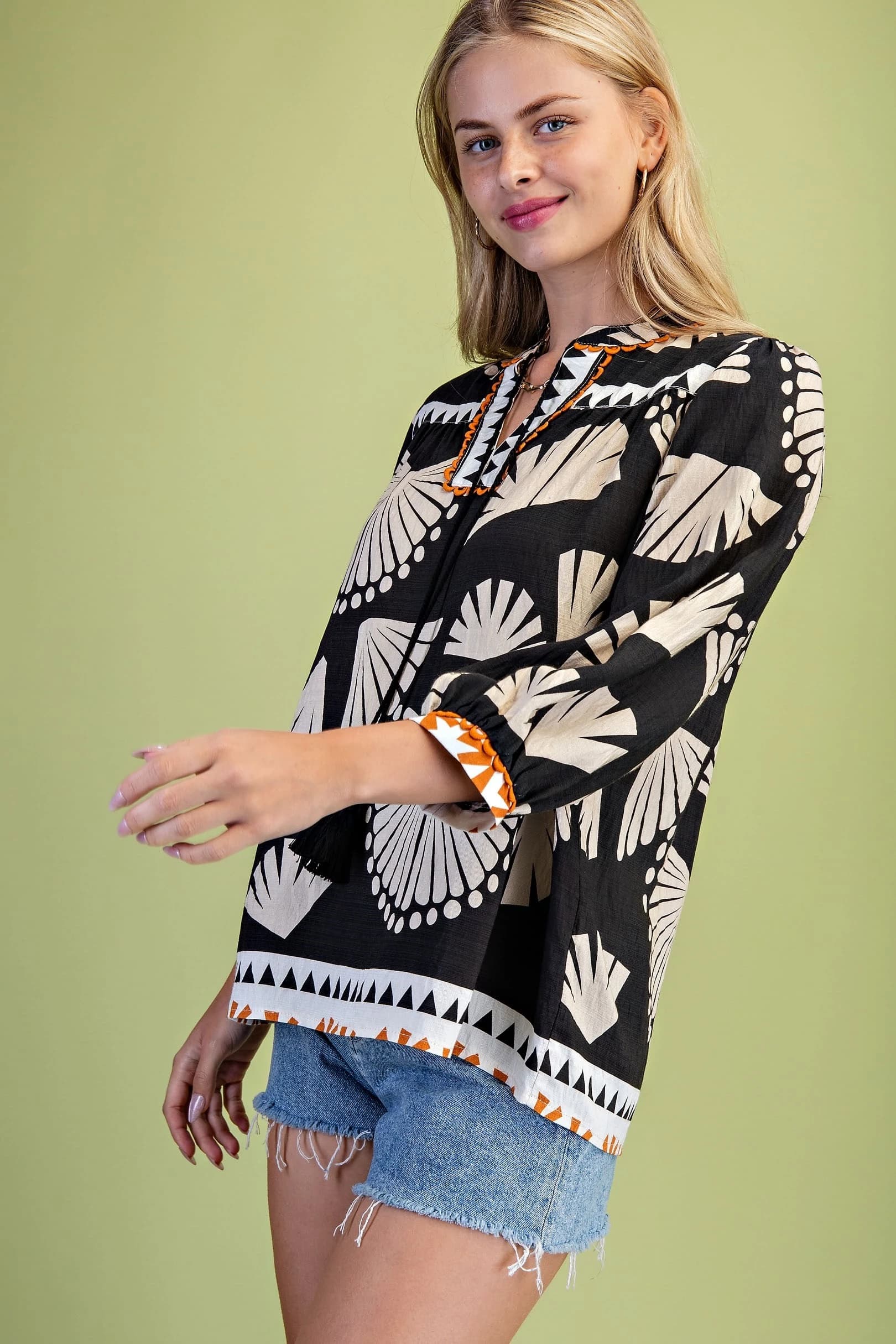 TE1631 - BLACK / IVORY