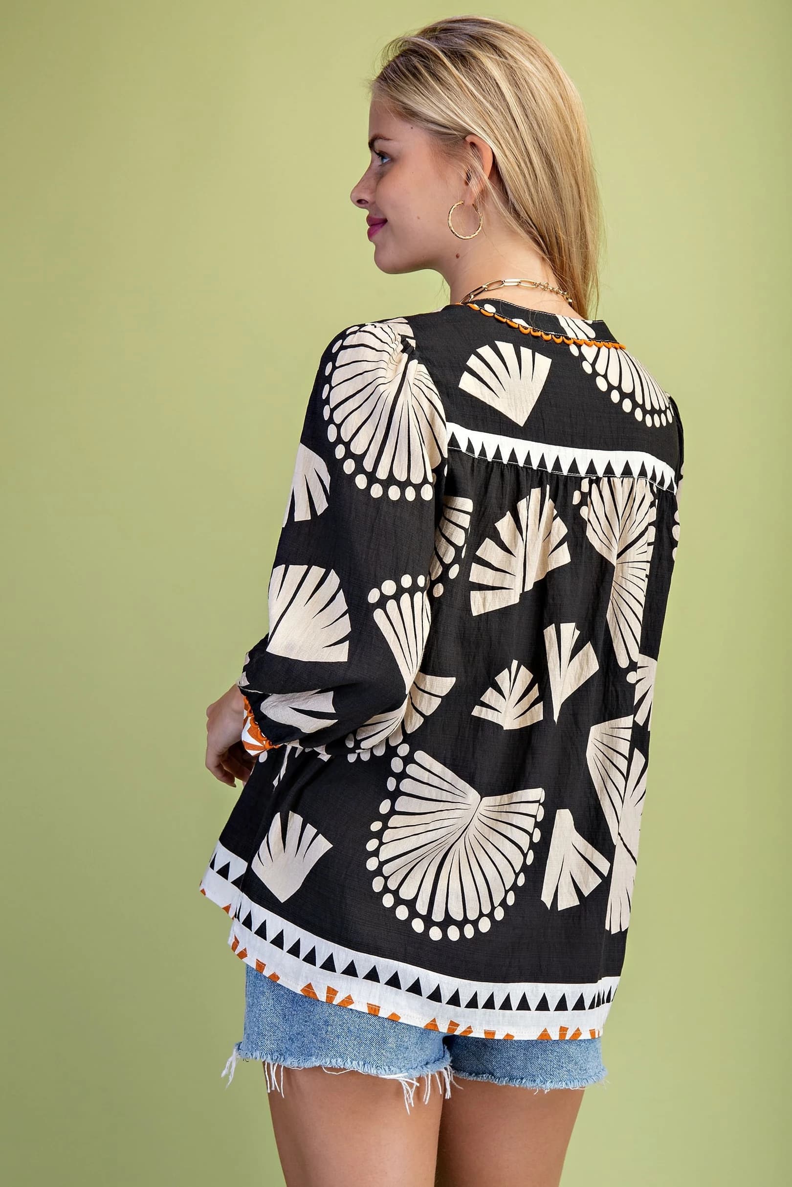 TE1631 - BLACK / IVORY