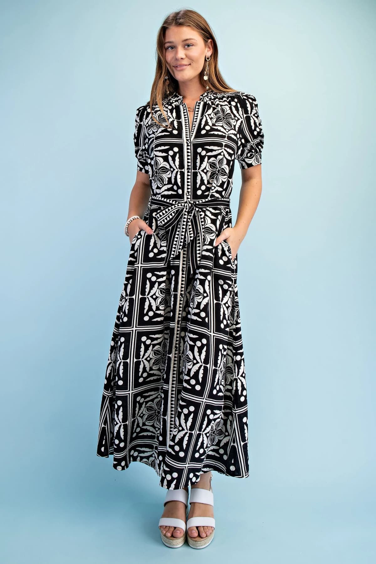 TE1843 - BLACK / WHITE