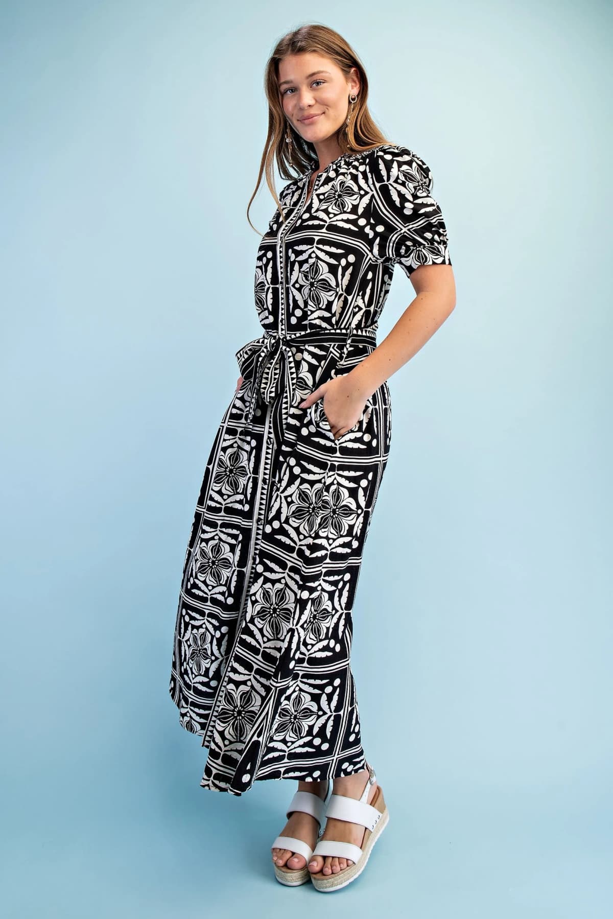 TE1843 - BLACK / WHITE