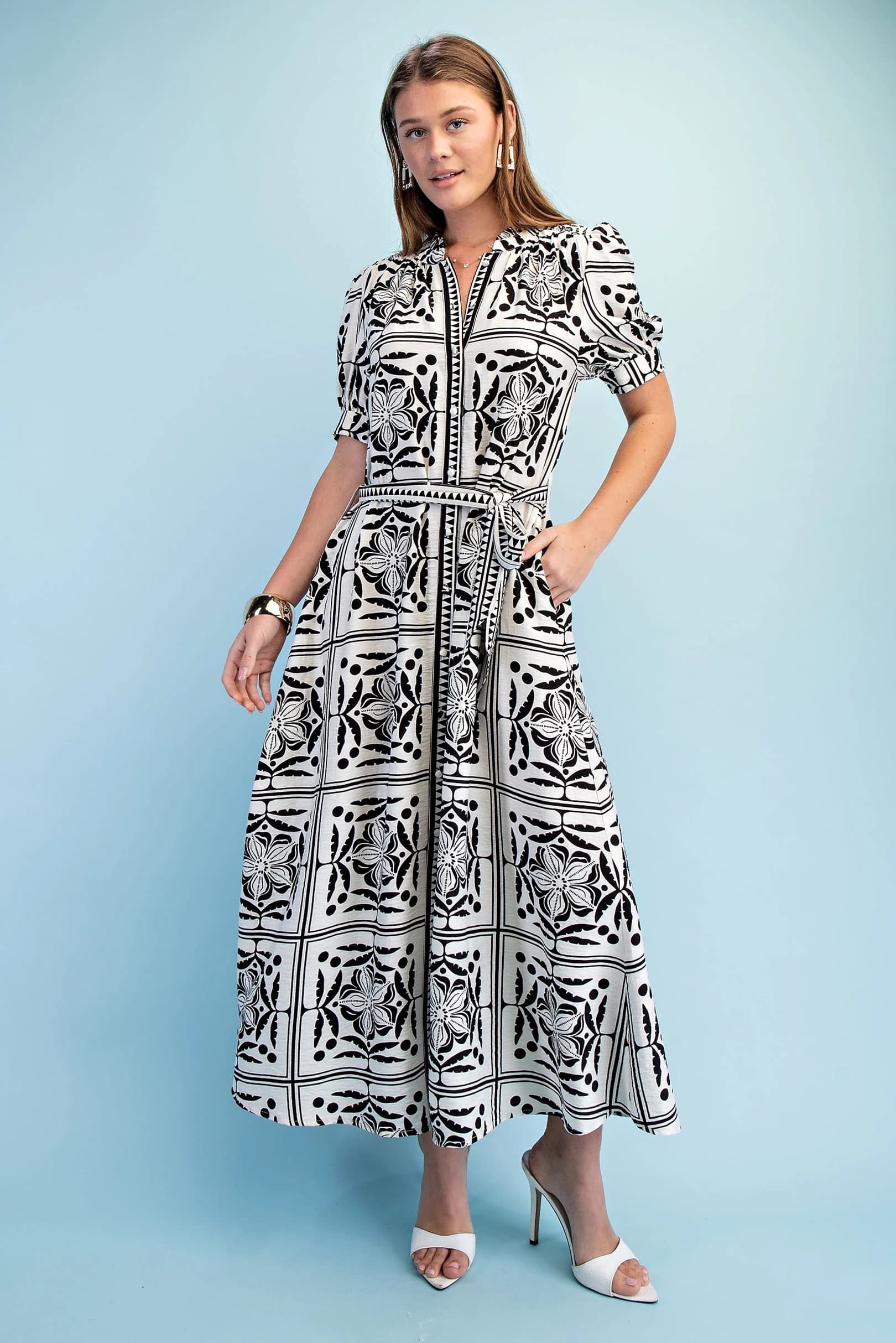 TE1843 - WHITE / BLACK