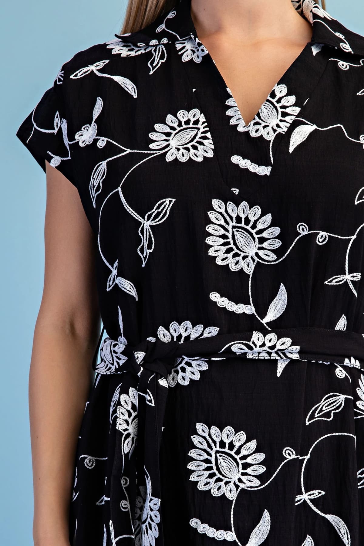 TE2081 - BLACK