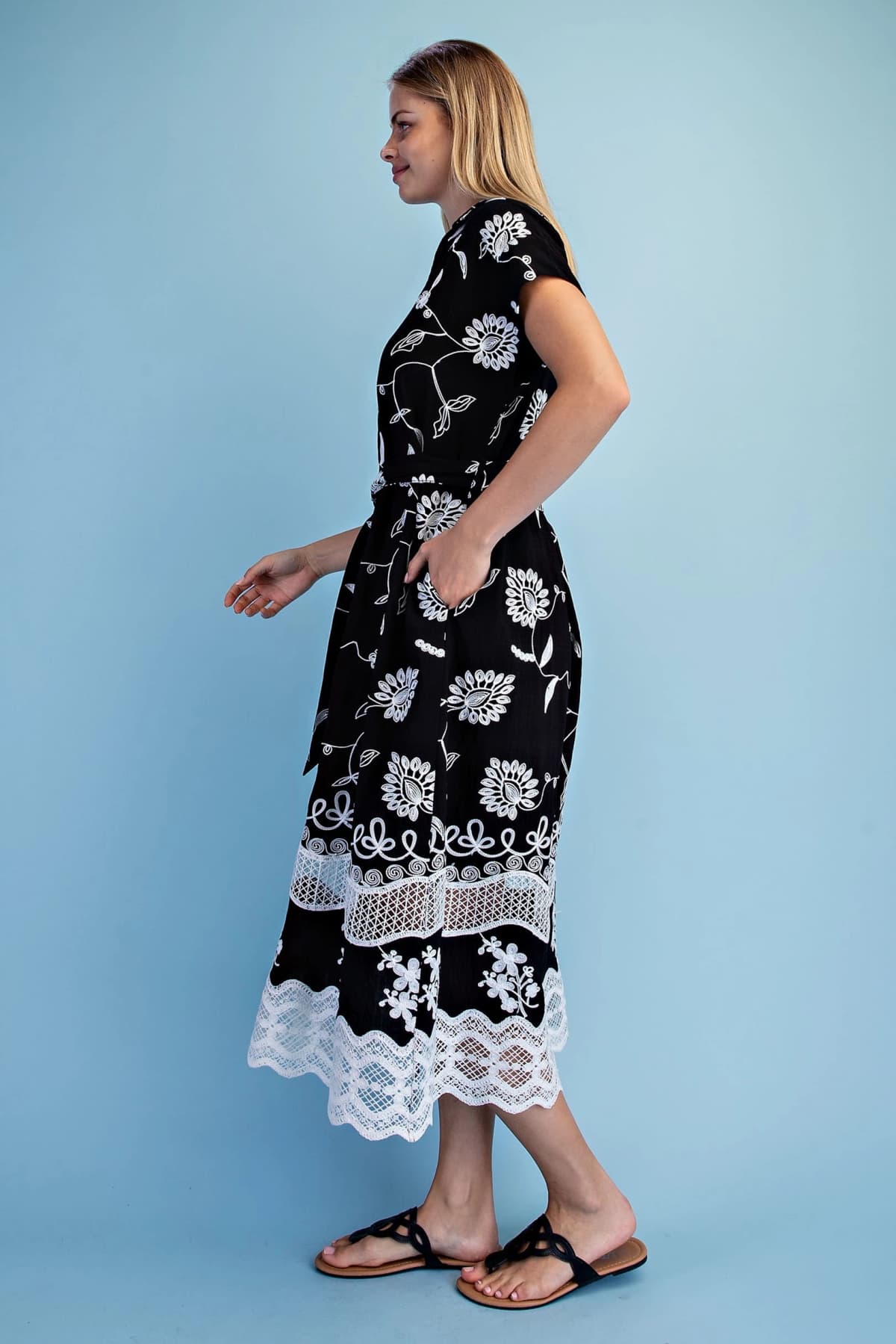TE2081 - BLACK