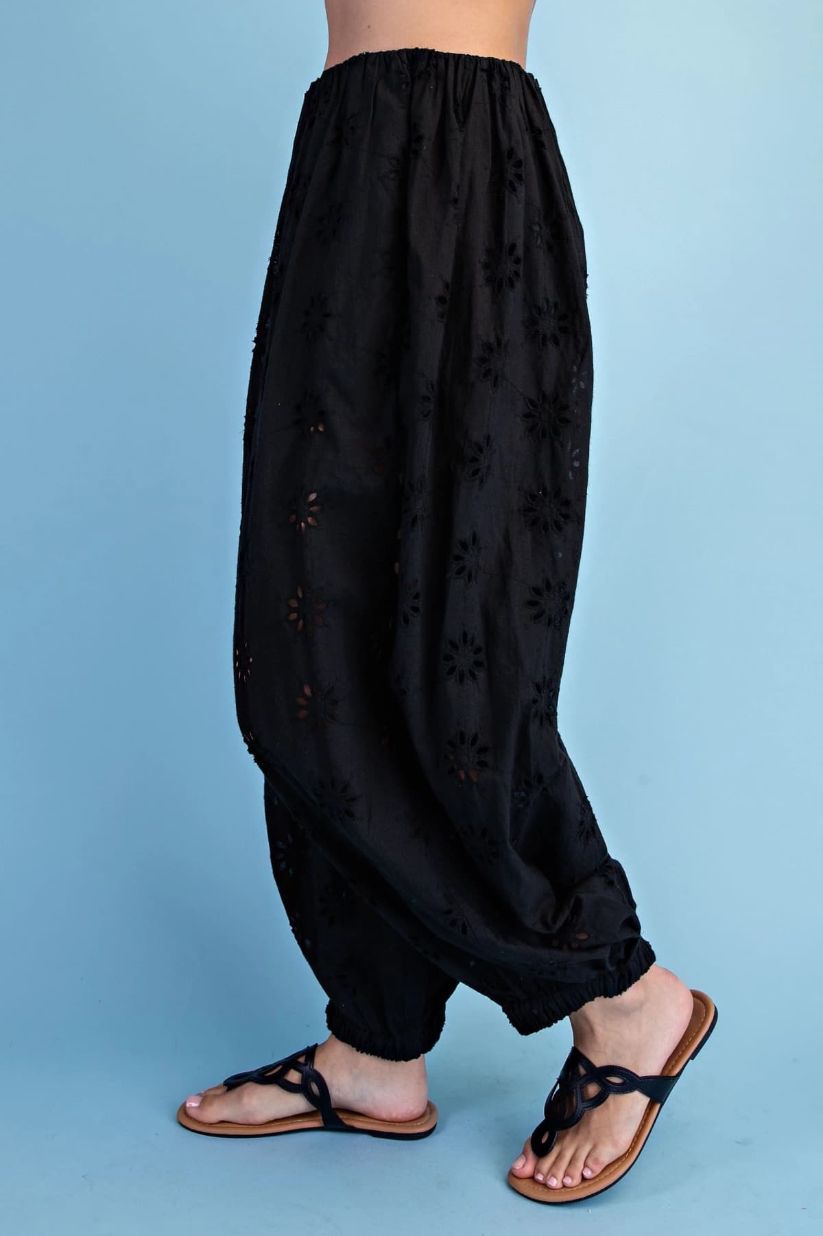 TE2115 - BLACK